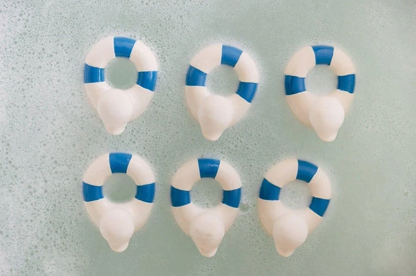 Flo The Floatie, La Mini Bouée Canard Bleue - Jouet De Bain – Image 7