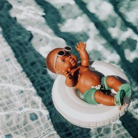 Poupon Petit Garçon D'Afrique Aux Yeux Clairs - Collection Les Poupées Gordis – Image 2